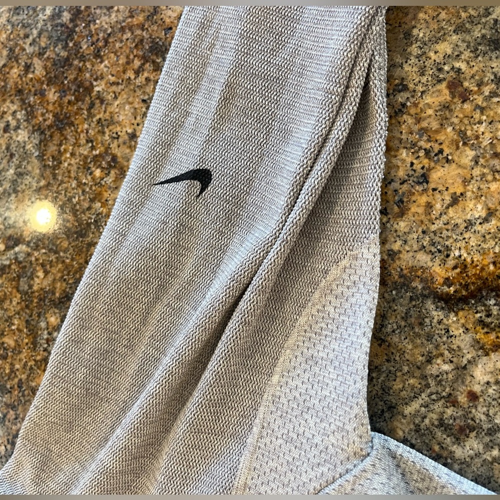 Nike DriFit - Picture 3 of 5